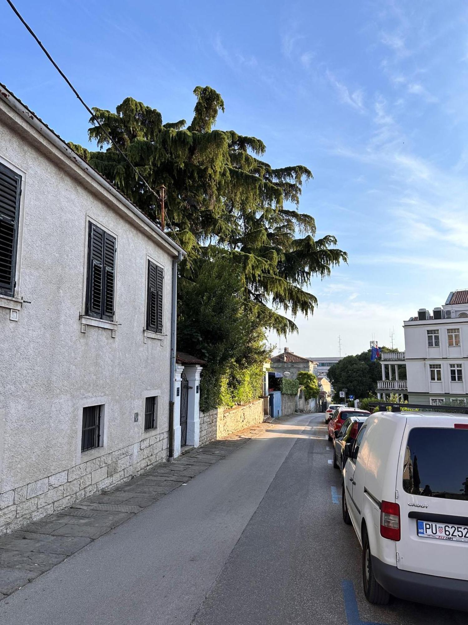 Lux Apartments In Downtown Pula Exteriér fotografie